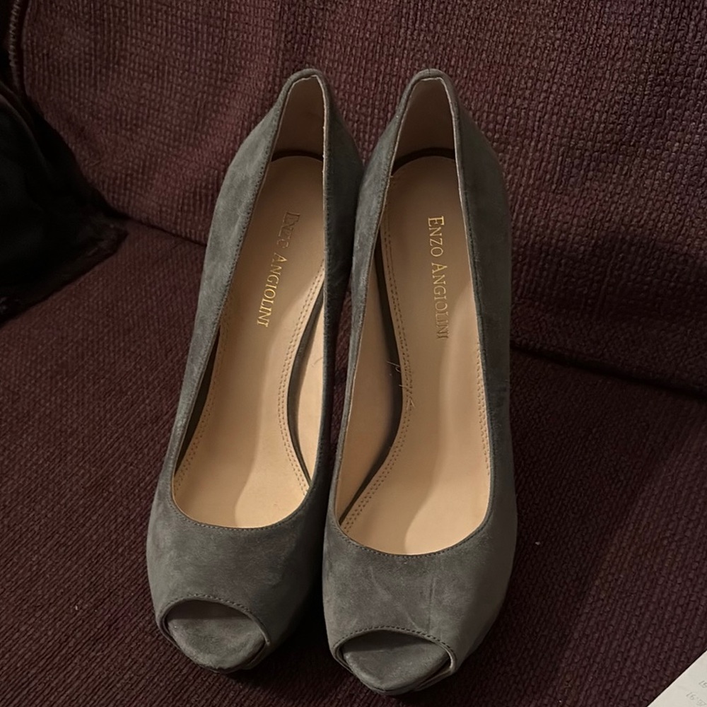 Enzo Angiolini Gray Peep Toe Heels